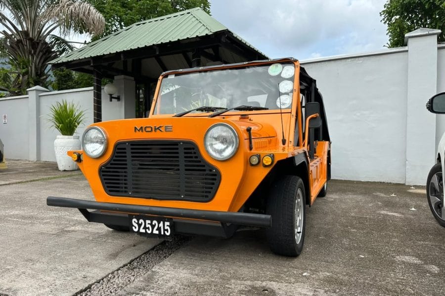 Mini Moke Cabriolet à louer aux Seychelles